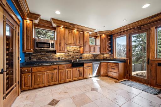 9995 Dell Road, Eden Prairie, MN 55347