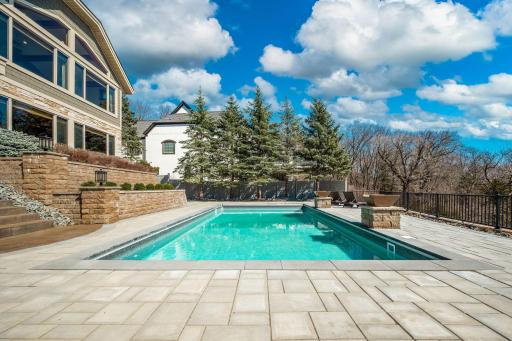 9995 Dell Road, Eden Prairie, MN 55347