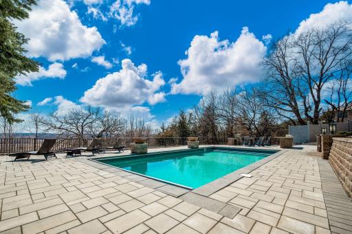 9995 Dell Road, Eden Prairie, MN 55347