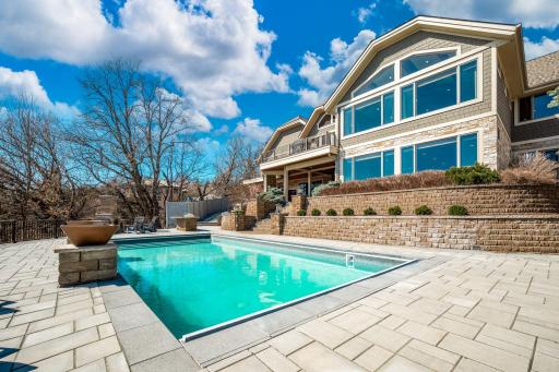 9995 Dell Road, Eden Prairie, MN 55347