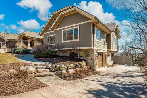 9995 Dell Road, Eden Prairie, MN 55347