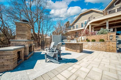 9995 Dell Road, Eden Prairie, MN 55347