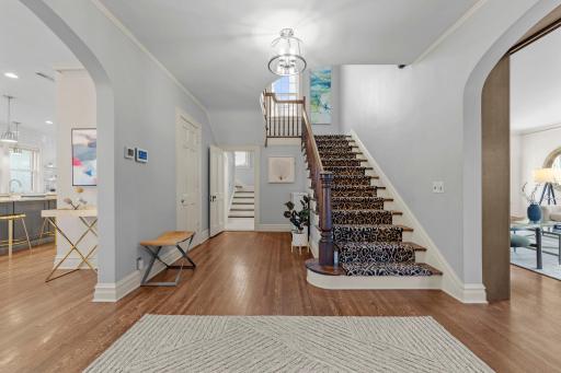 1919 Mount Curve Avenue, Minneapolis, MN 55403