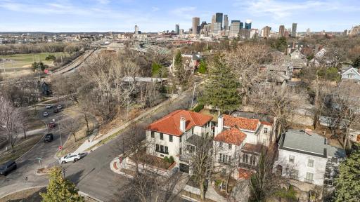 1919 Mount Curve Avenue, Minneapolis, MN 55403