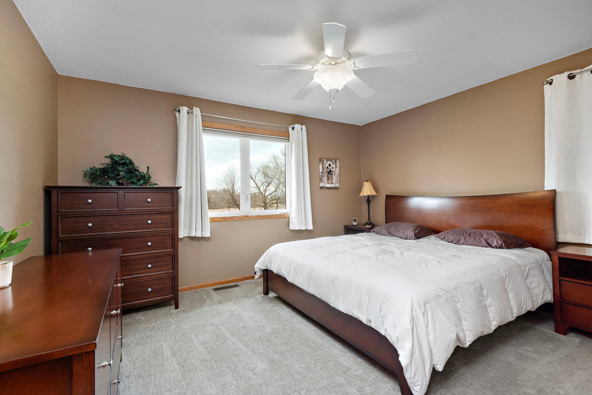 Primary/Owners Bedroom on Main with ceiling fan