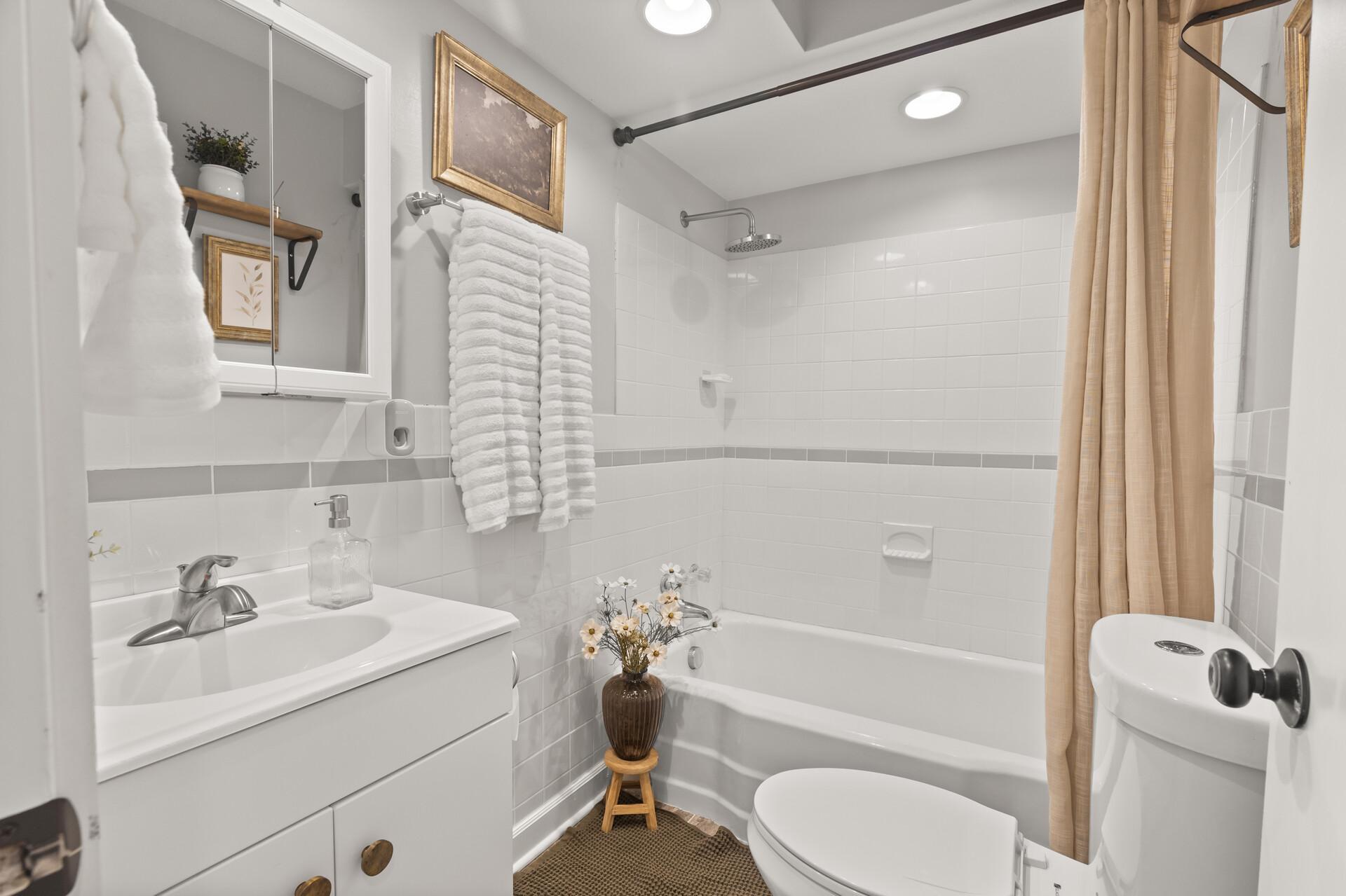 24_4700_Twin_Haven24_mls.jpg