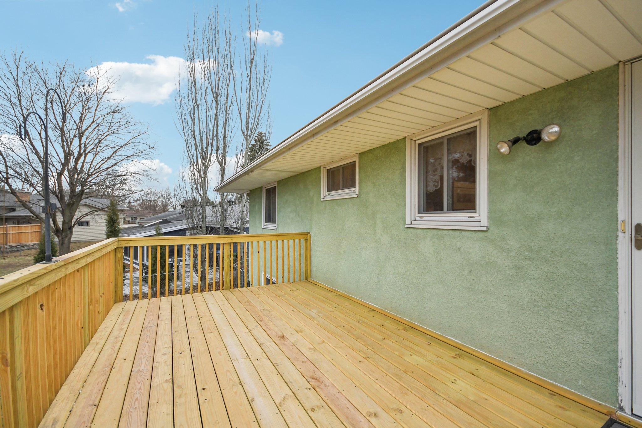 55-web-or-mls-Iona Ln-1104-049.jpg