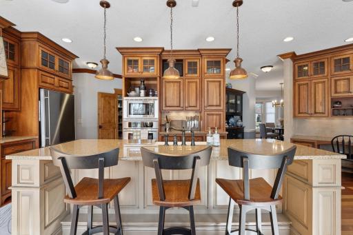 8425 Kelzer Pond Drive, Victoria, MN 55386