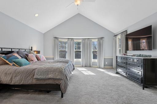8425 Kelzer Pond Drive, Victoria, MN 55386