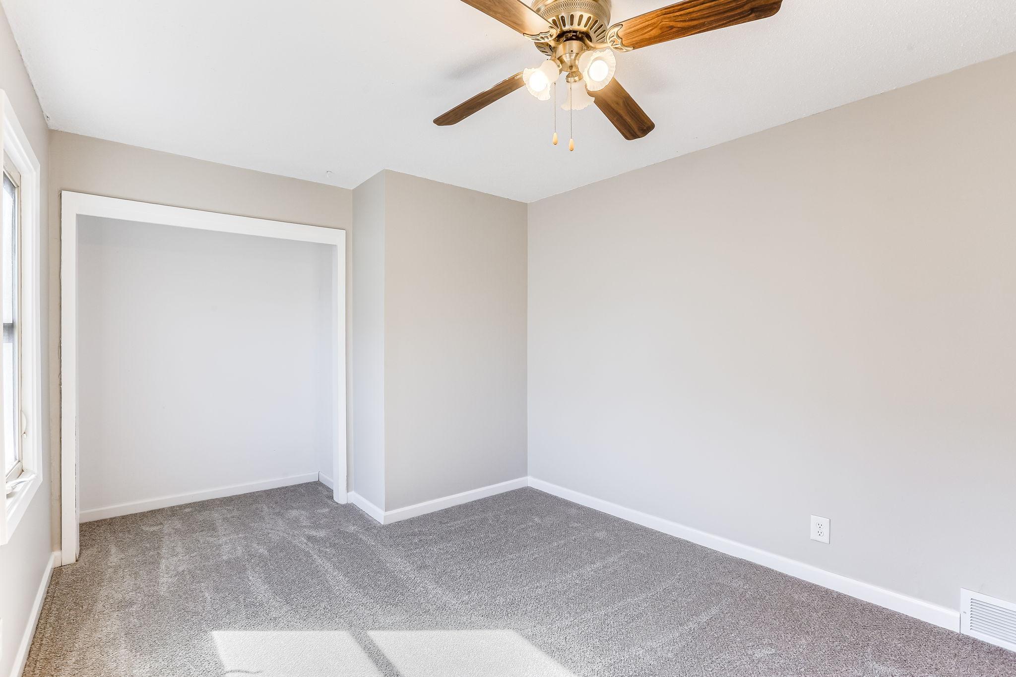10-web-or-mls-298-W-Cottage-Ave-10.jpg