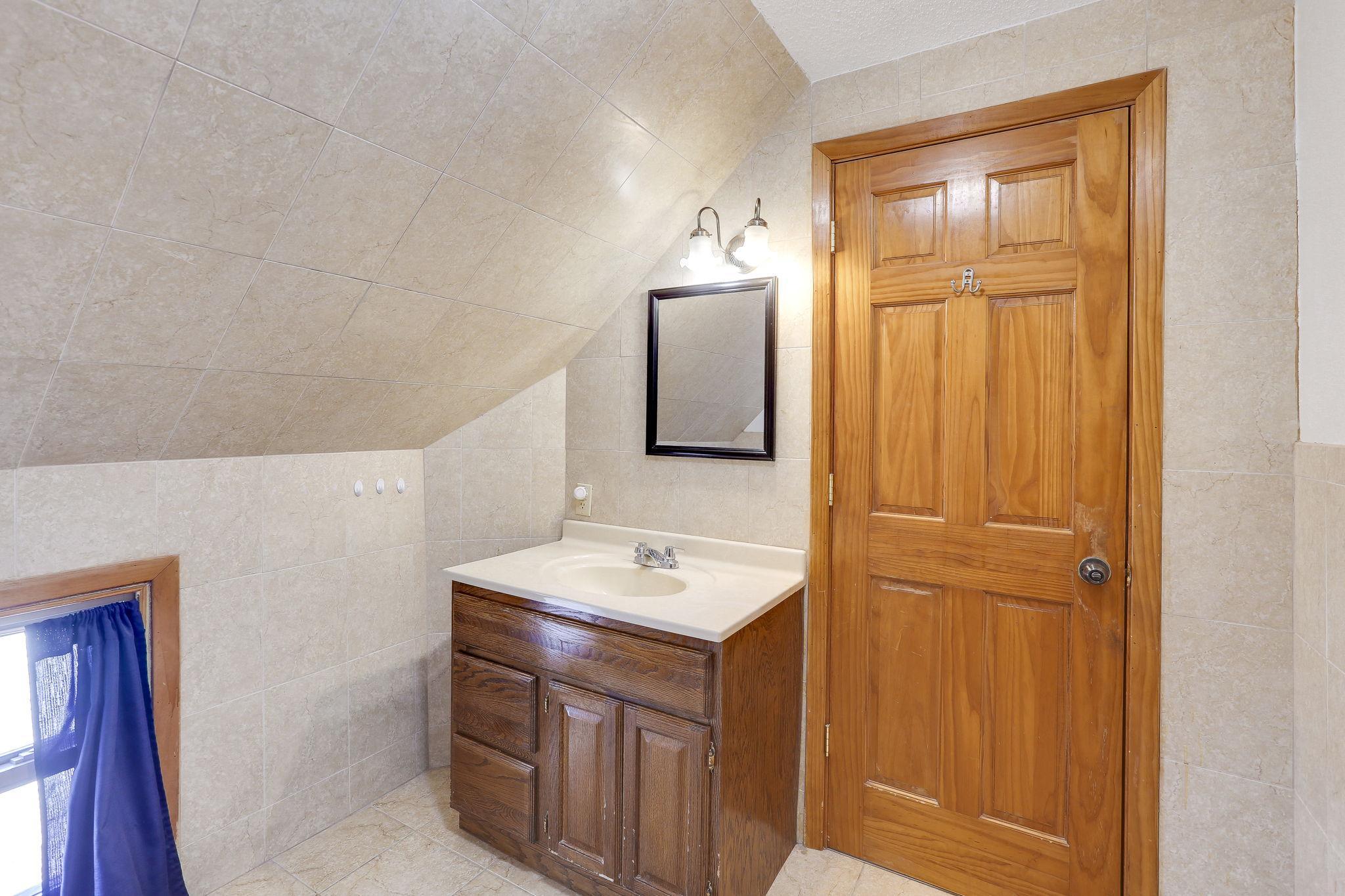19-web-or-mls-298-W-Cottage-Ave-19.jpg