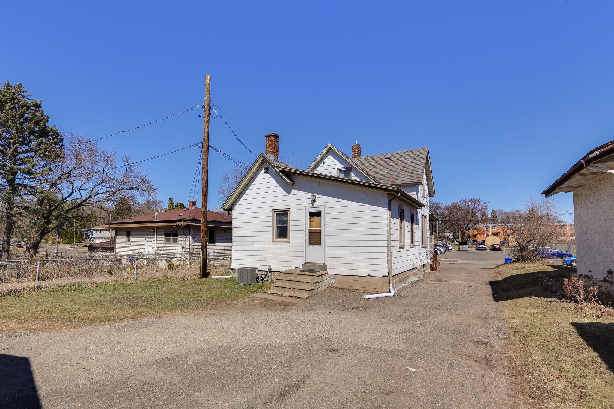 24-web-or-mls-298-W-Cottage-Ave-24.jpg