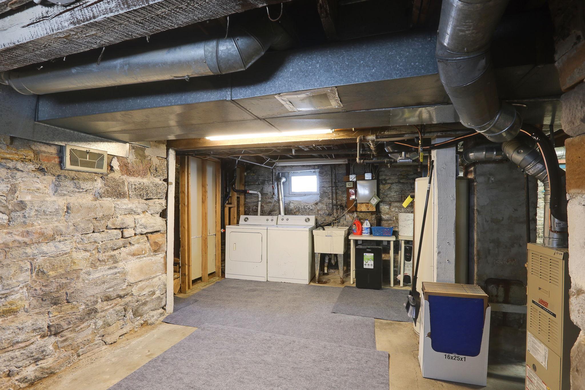 20-web-or-mls-298-W-Cottage-Ave-20.jpg