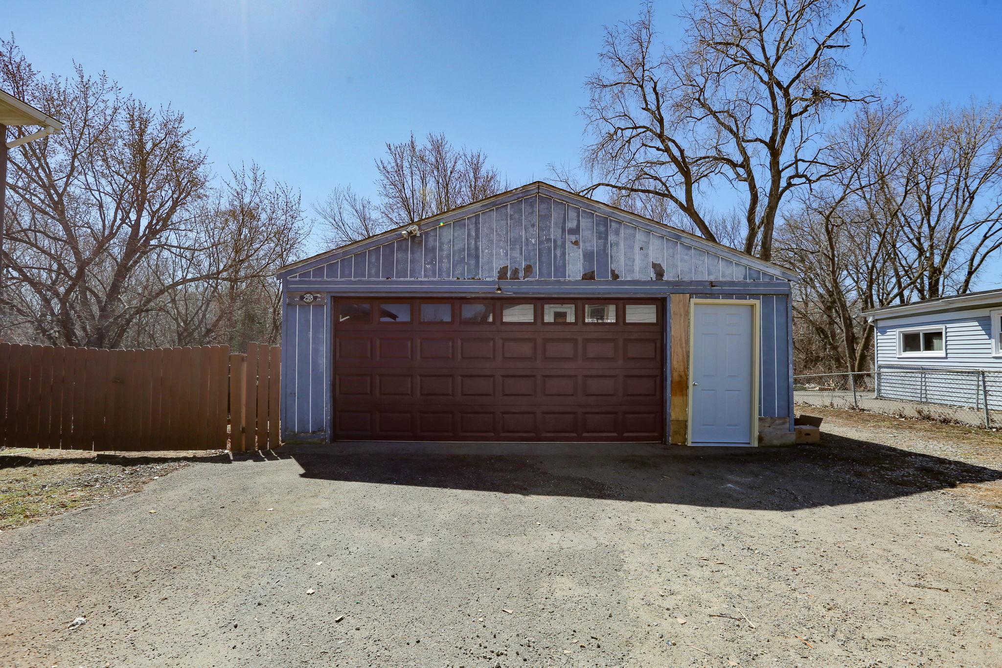 25-web-or-mls-298-W-Cottage-Ave-25.jpg