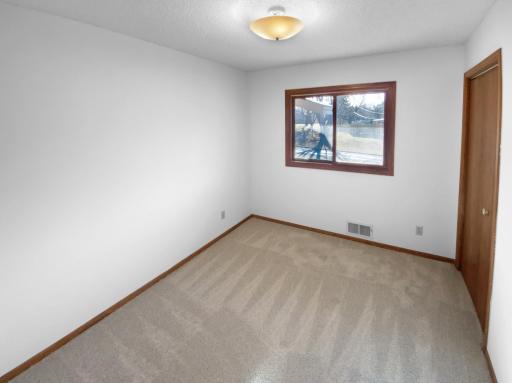 101 Wentworth Place, Burnsville, MN 55337