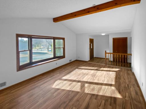 101 Wentworth Place, Burnsville, MN 55337
