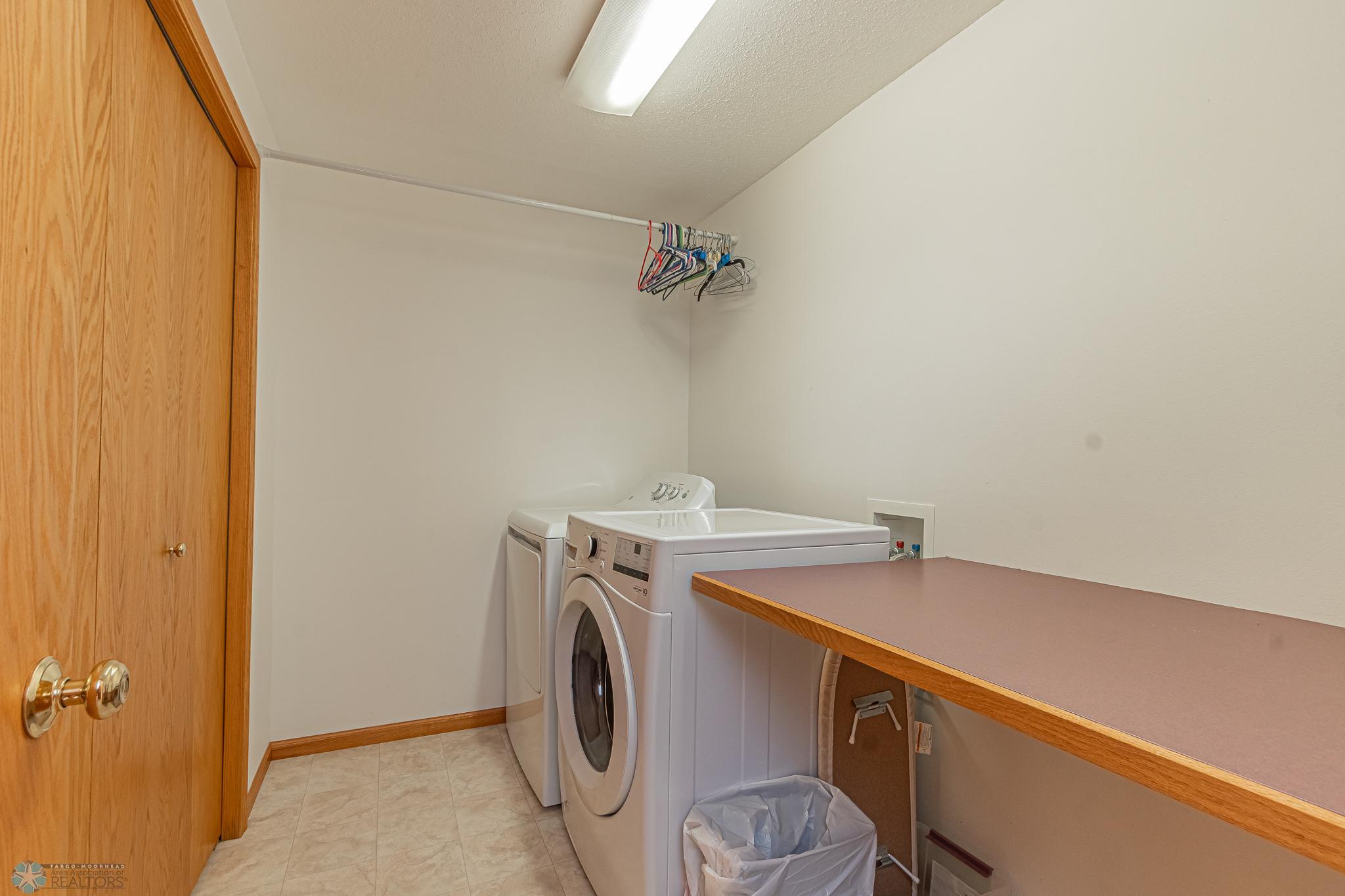 985 32nd St S, Moorhead, MN 56560-20.jpg