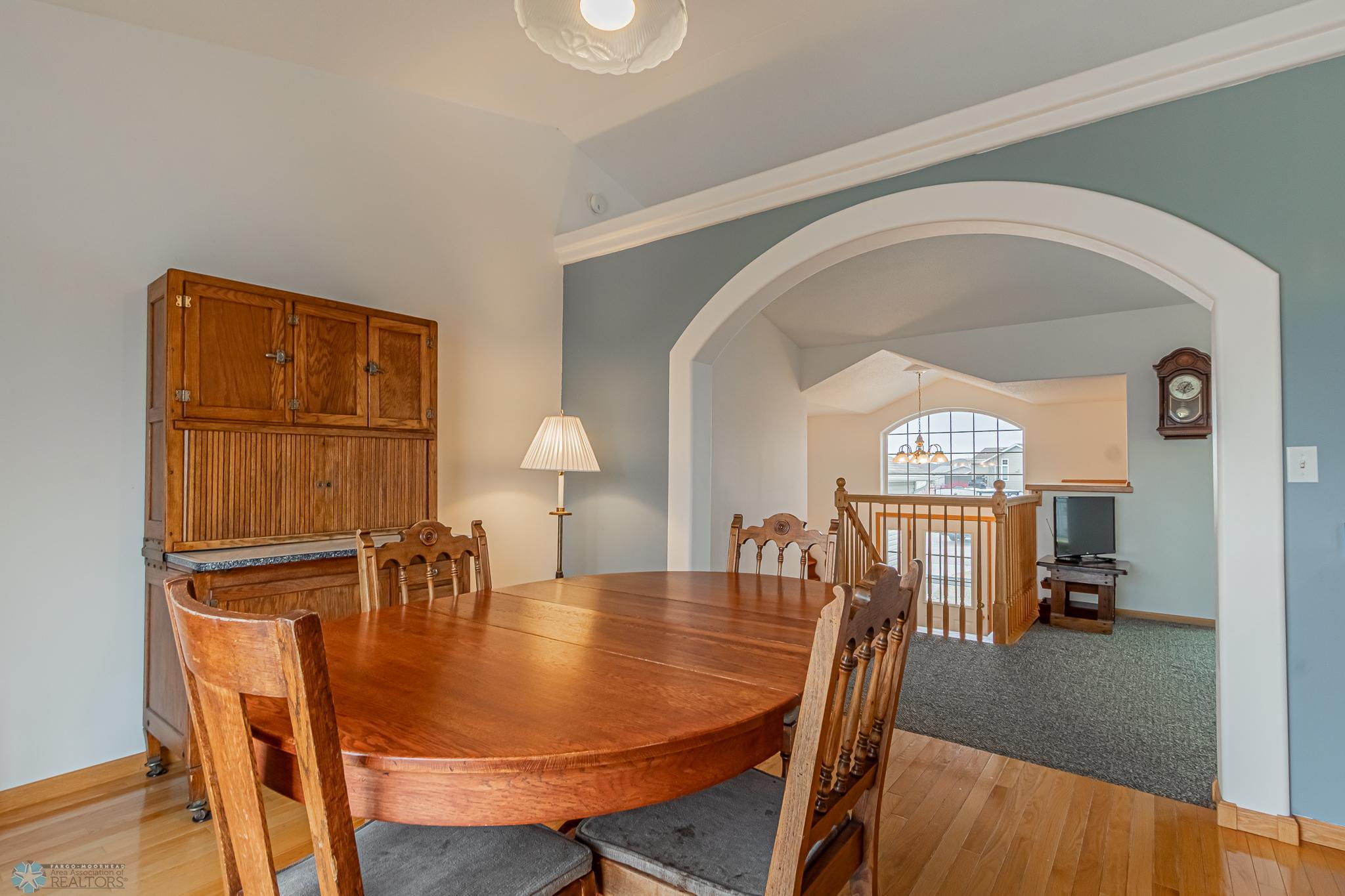 985 32nd St S, Moorhead, MN 56560-11.jpg