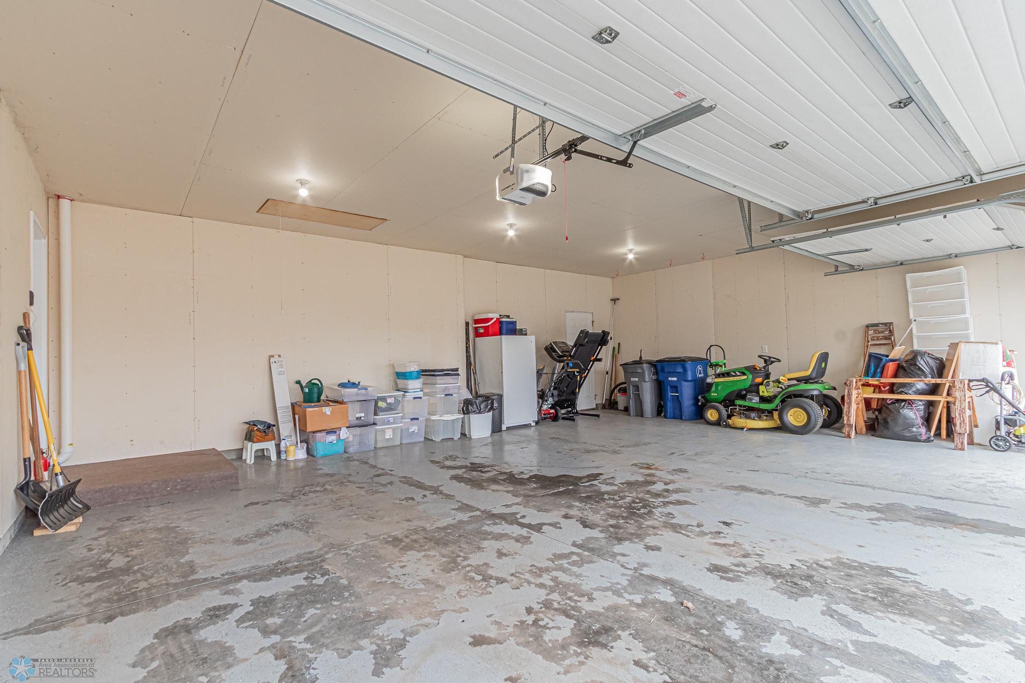 985 32nd St S, Moorhead, MN 56560-26.jpg