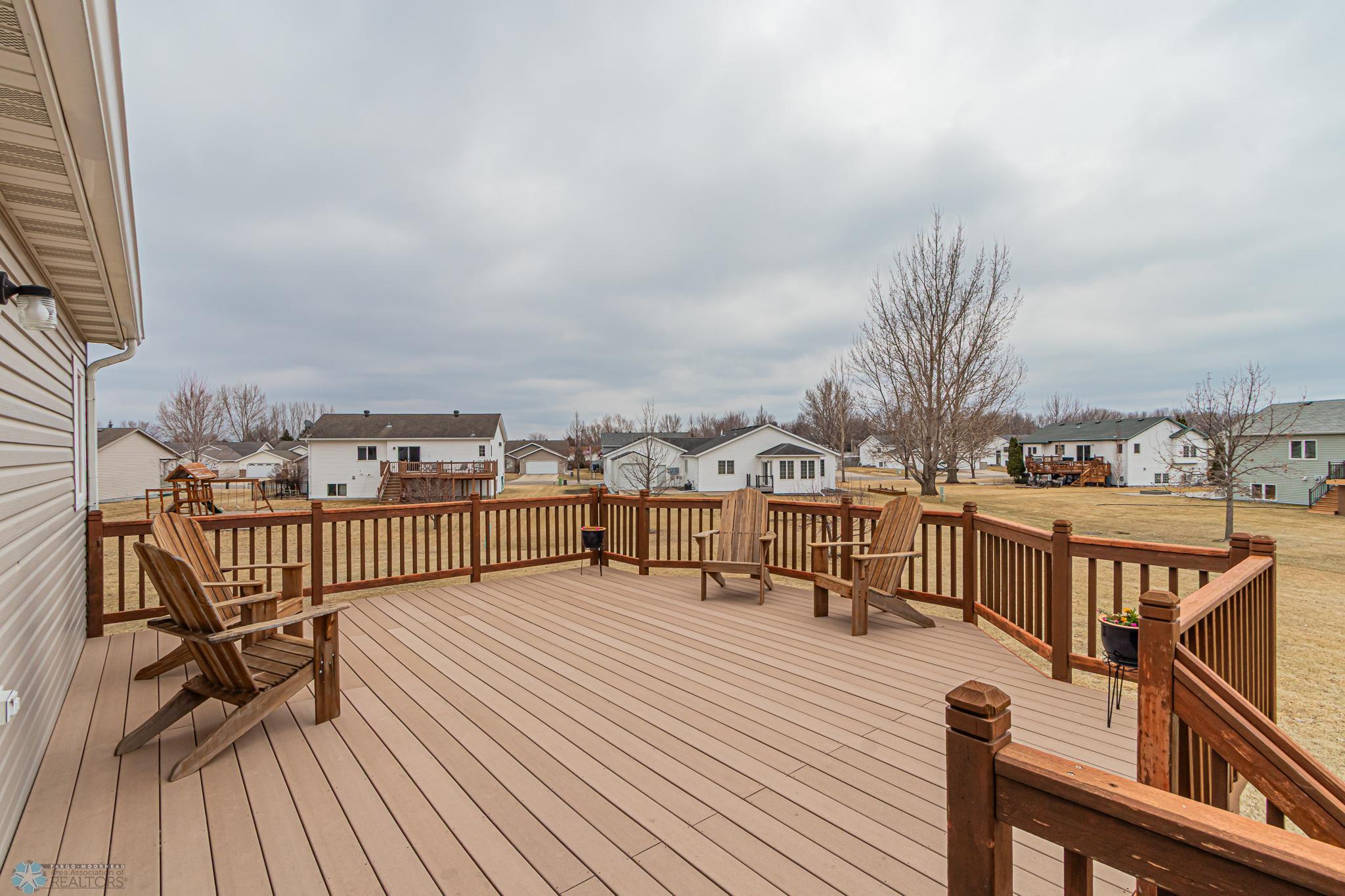 985 32nd St S, Moorhead, MN 56560-34.jpg