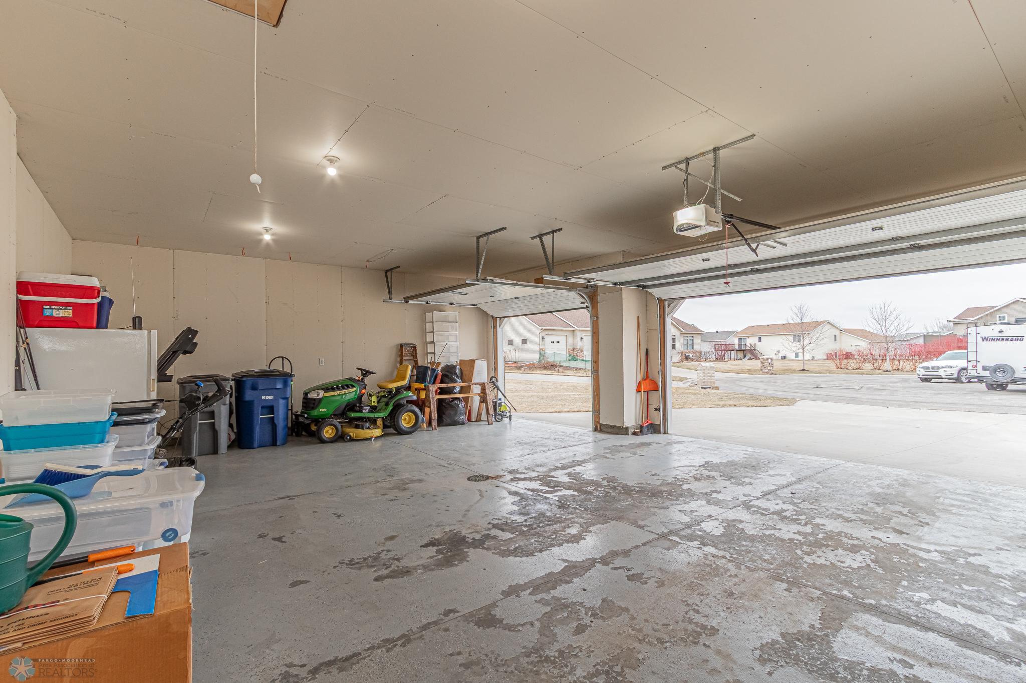985 32nd St S, Moorhead, MN 56560-27.jpg
