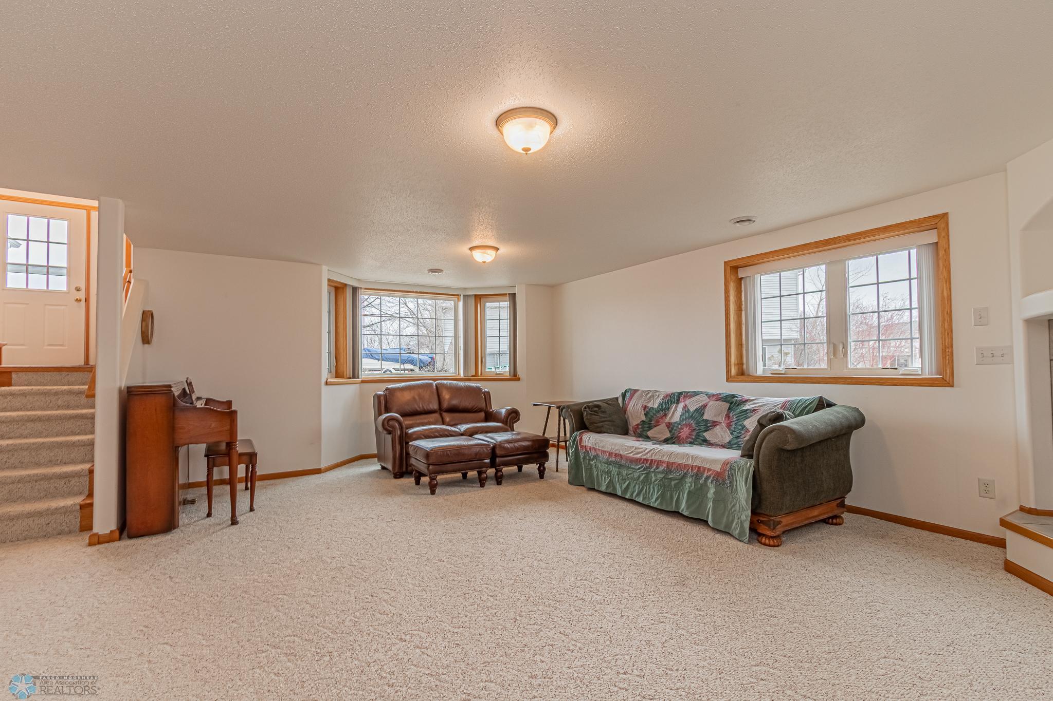 985 32nd St S, Moorhead, MN 56560-19.jpg