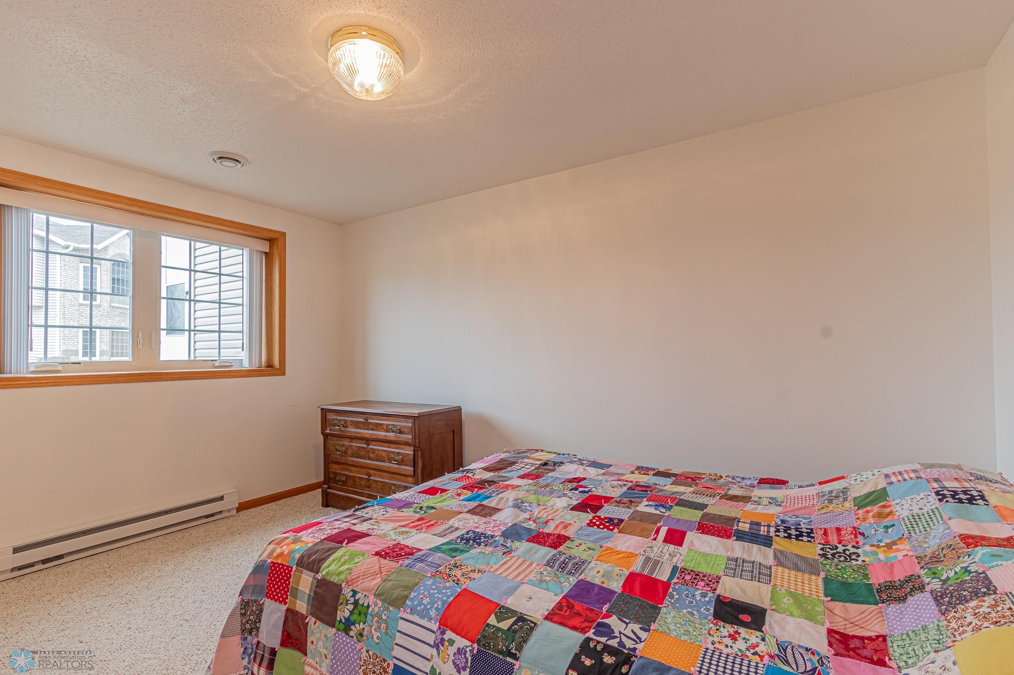 985 32nd St S, Moorhead, MN 56560-23.jpg
