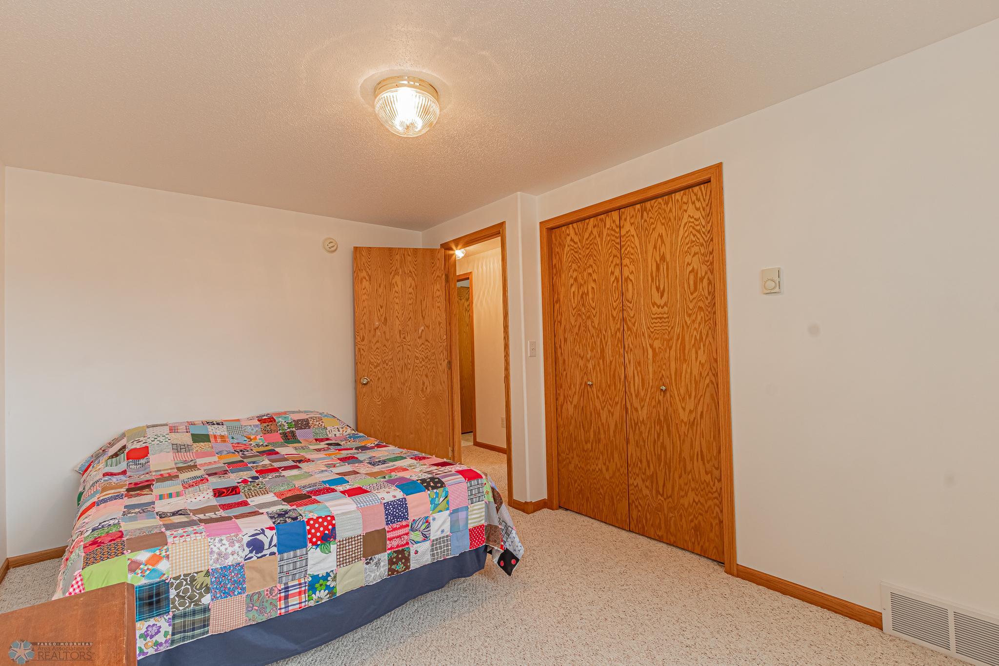 985 32nd St S, Moorhead, MN 56560-24.jpg