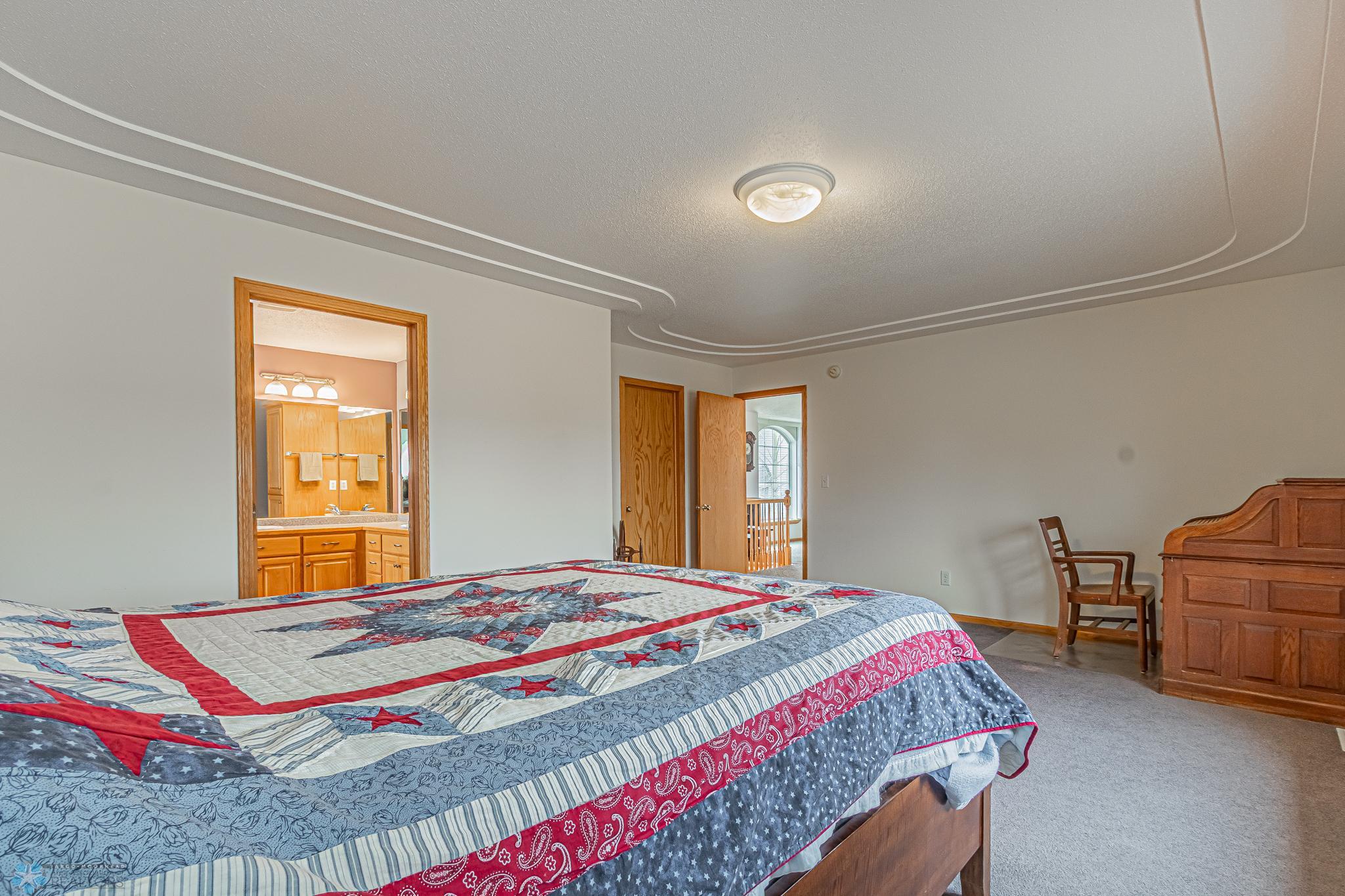 985 32nd St S, Moorhead, MN 56560-13.jpg