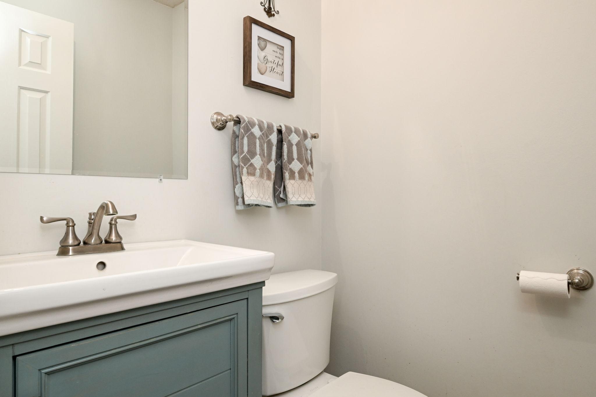 16-web-or-mls-14605 43rd Ave N 016Full.jpg