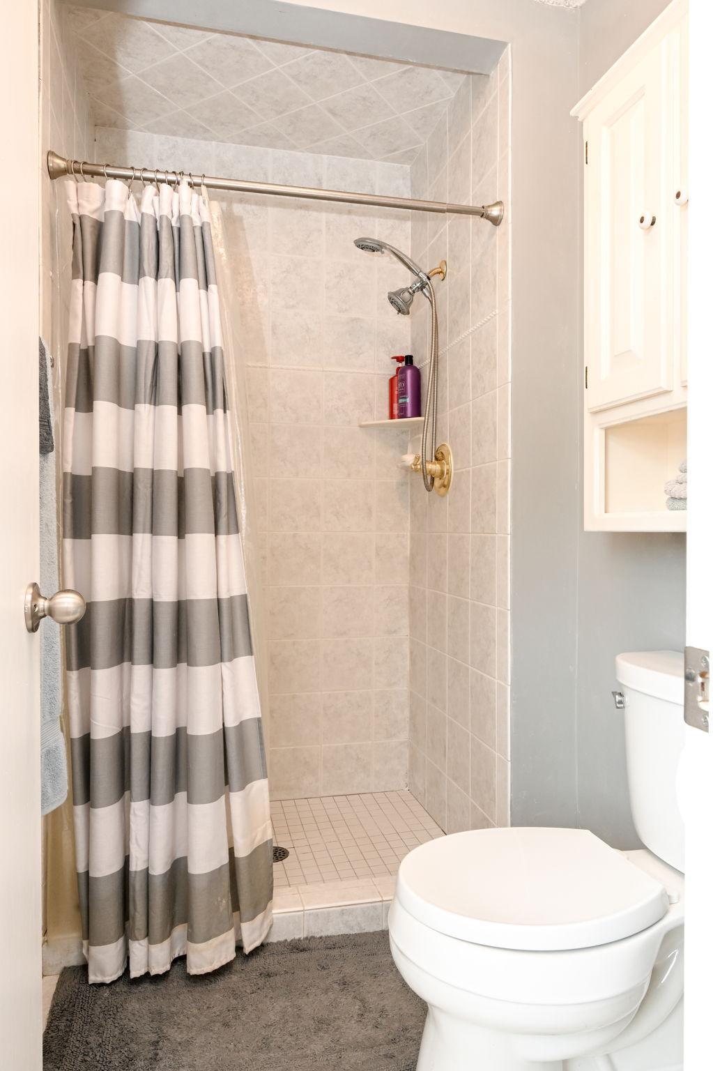 20-web-or-mls-14605 43rd Ave N 020Full.jpg
