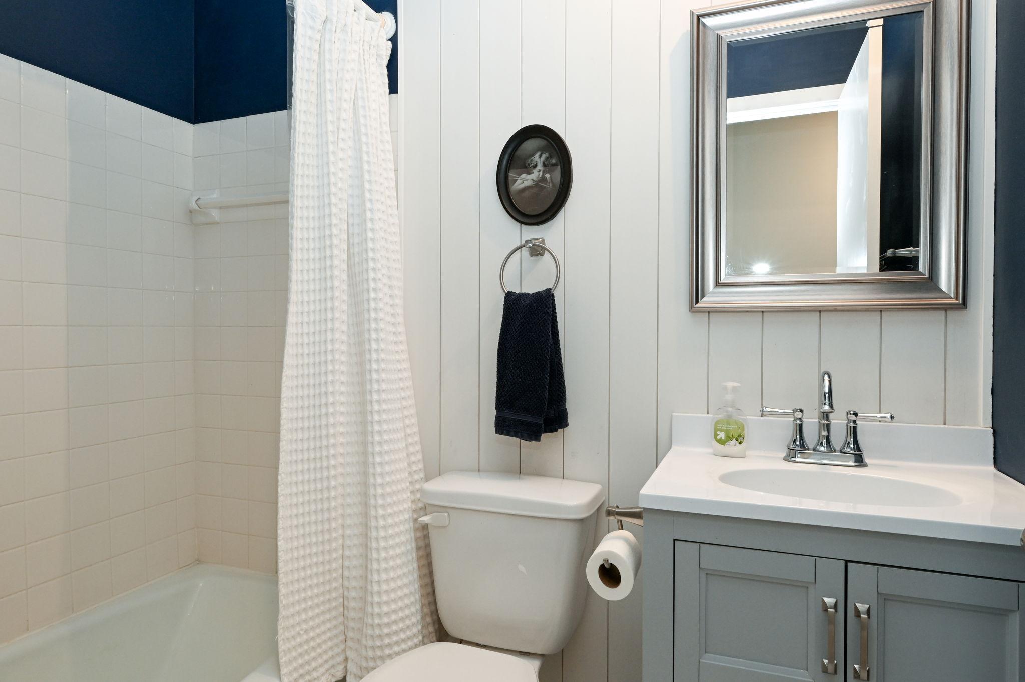 25-web-or-mls-14605 43rd Ave N 025Full.jpg