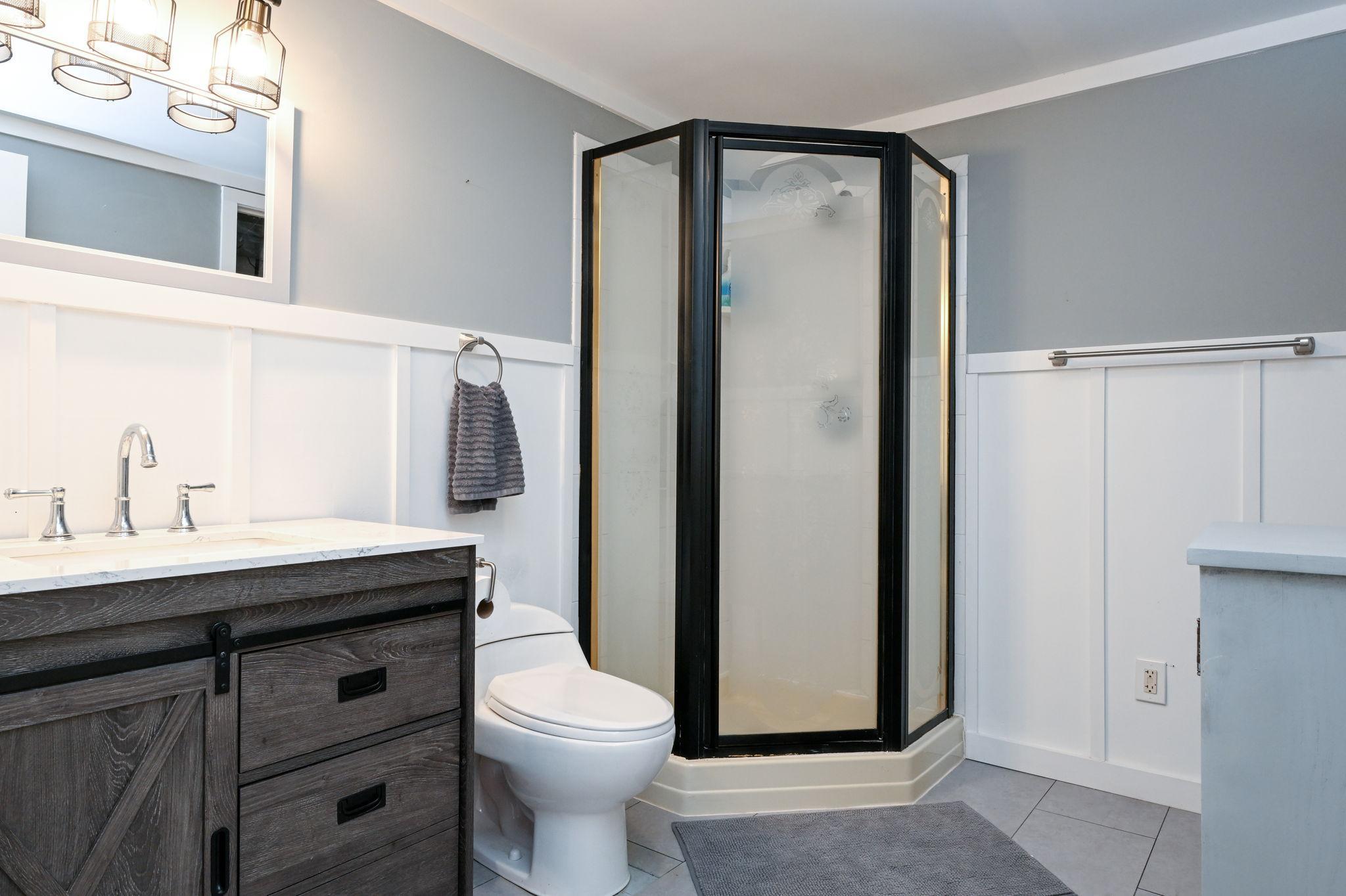 30-web-or-mls-14605 43rd Ave N 030Full.jpg