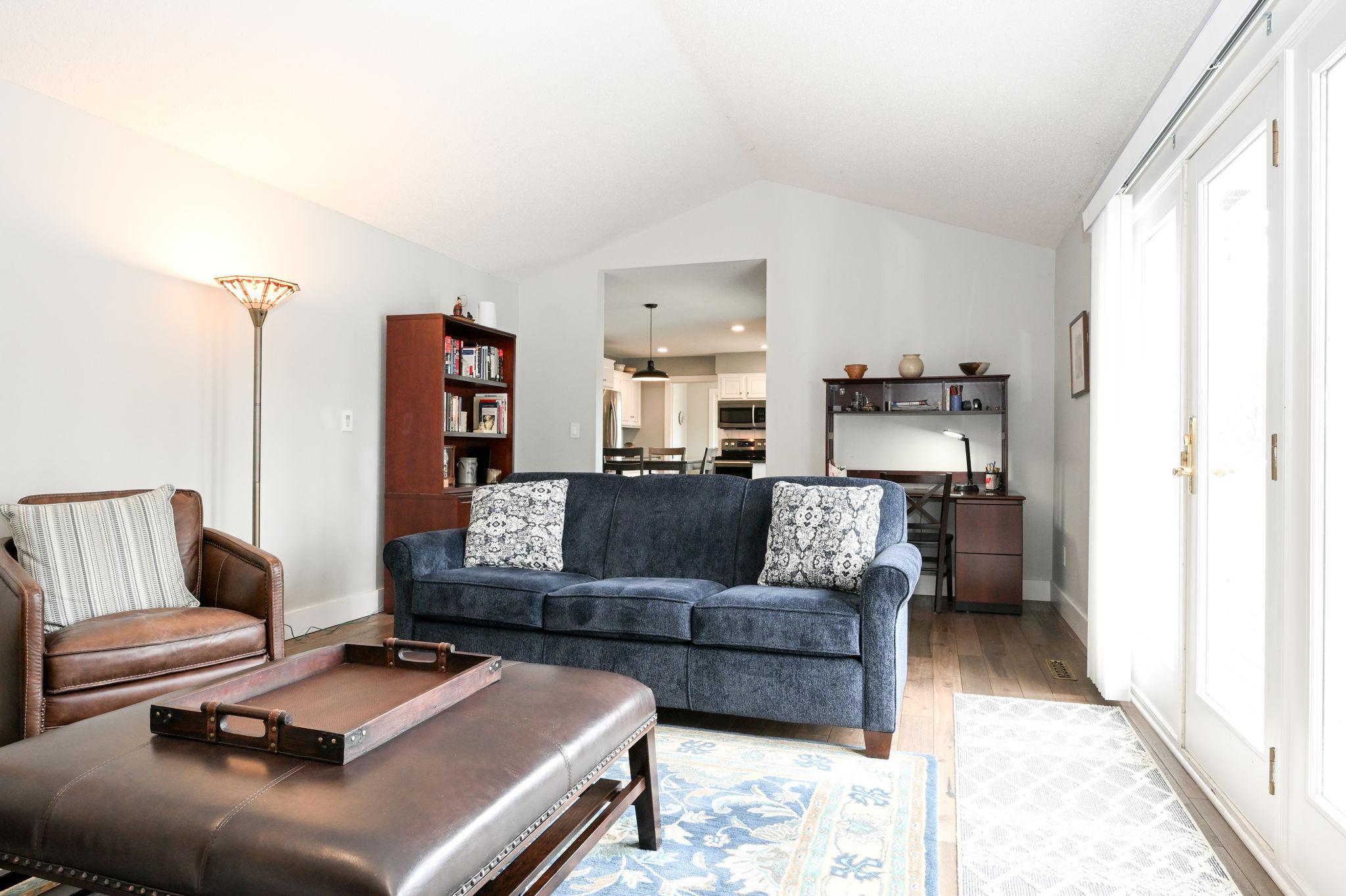 6-web-or-mls-14605 43rd Ave N 006Full.jpg
