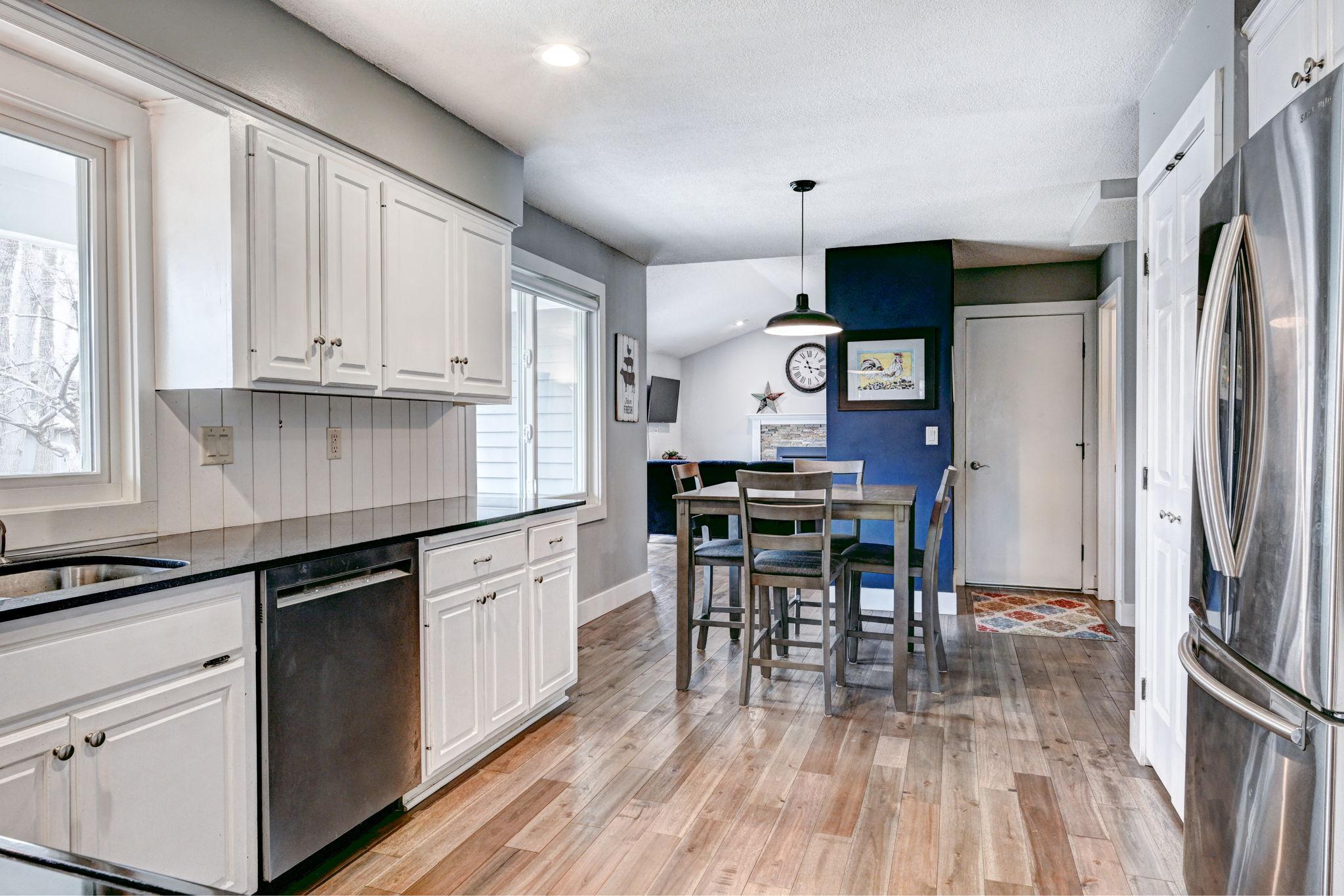 9-web-or-mls-14605 43rd Ave N 009Full.jpg