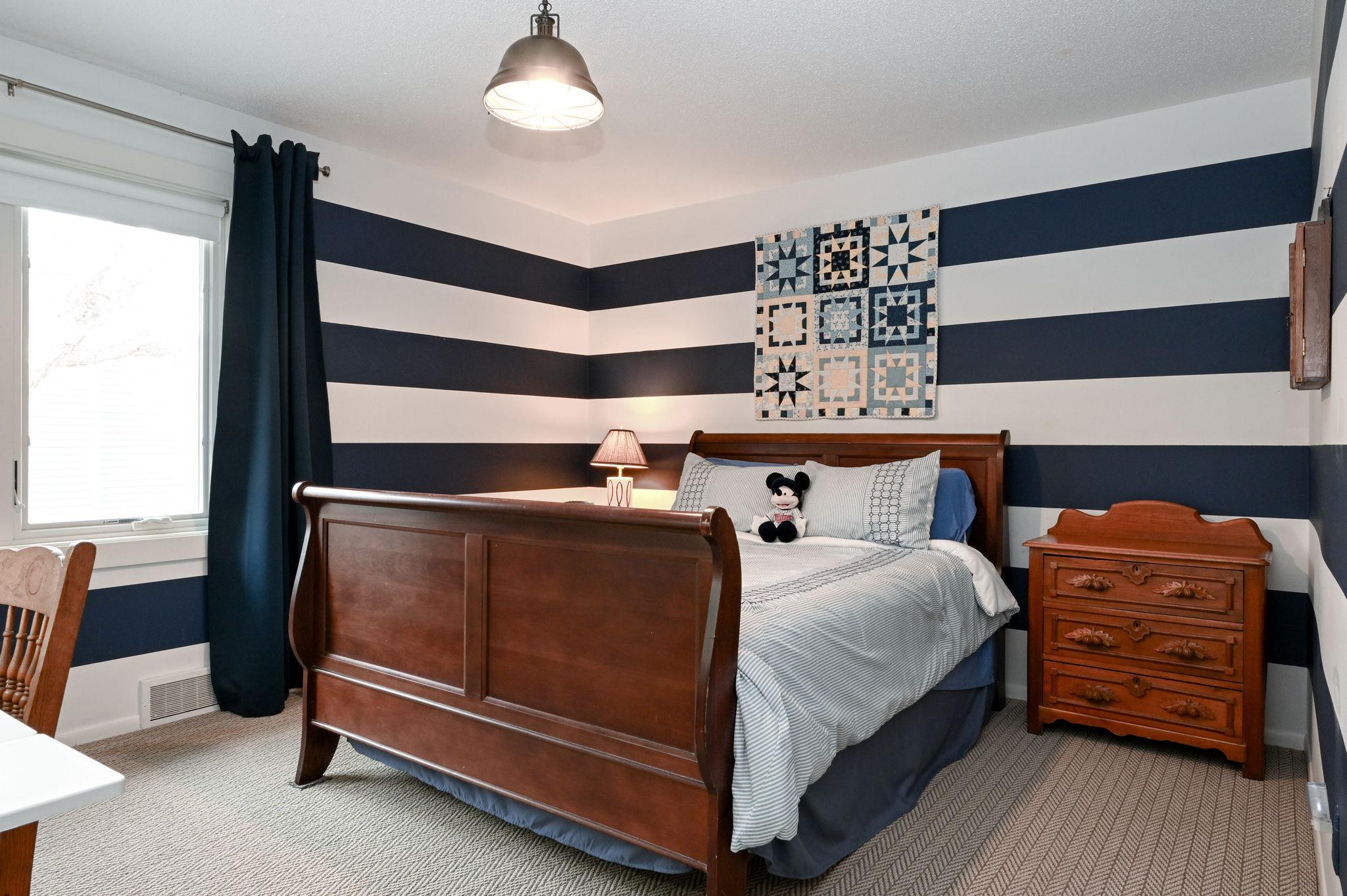 22-web-or-mls-14605 43rd Ave N 022Full.jpg