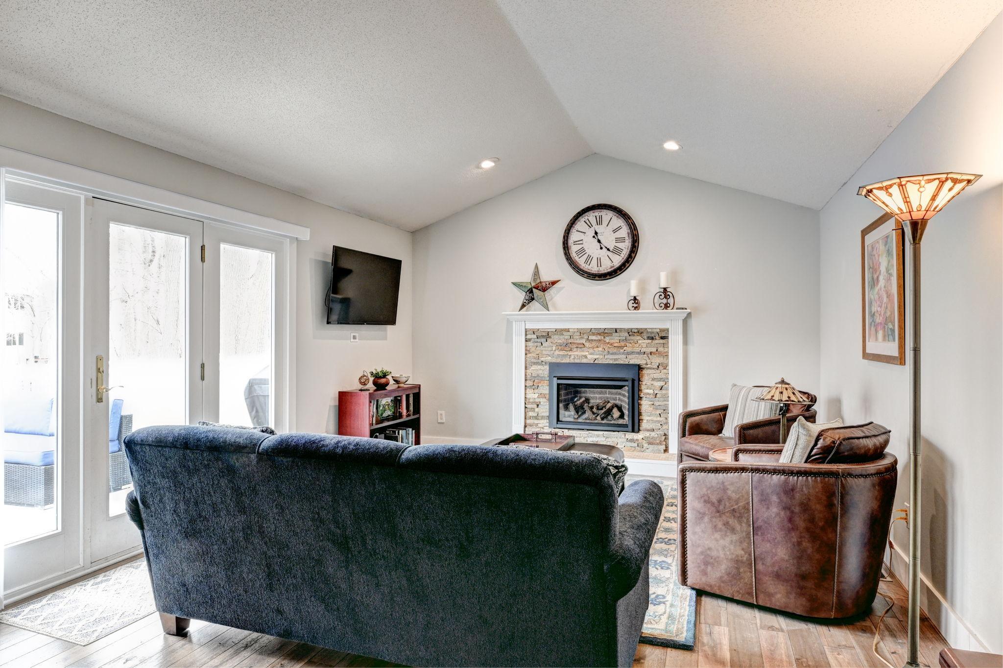8-web-or-mls-14605 43rd Ave N 008Full.jpg