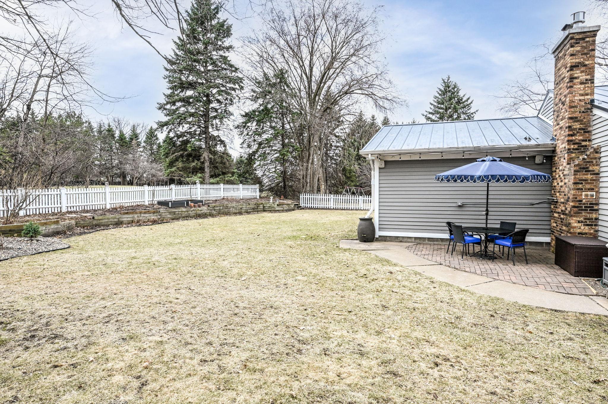 35-web-or-mls-14605 43rd Ave N 035Full.jpg