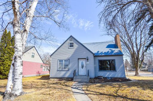 902 Arnold Avenue N, Thief River Falls, MN 56701