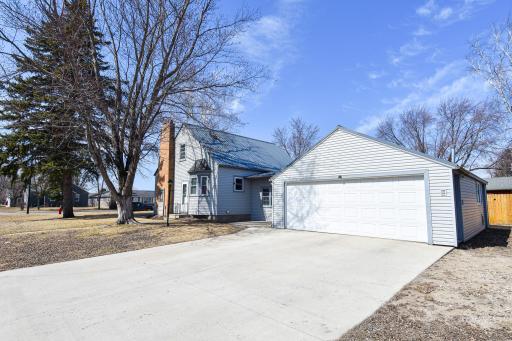Photo for 902 Arnold Avenue N, Thief River Falls, MN 56701 - Listing #6700916 902 Arnold Avenue N, Thief River Falls, MN 56701