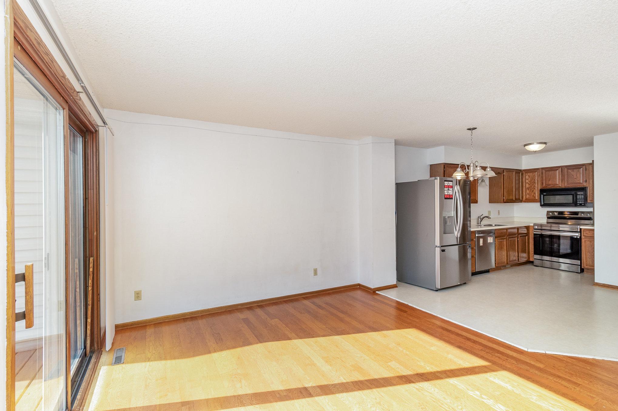 UL Kitchen:living room
