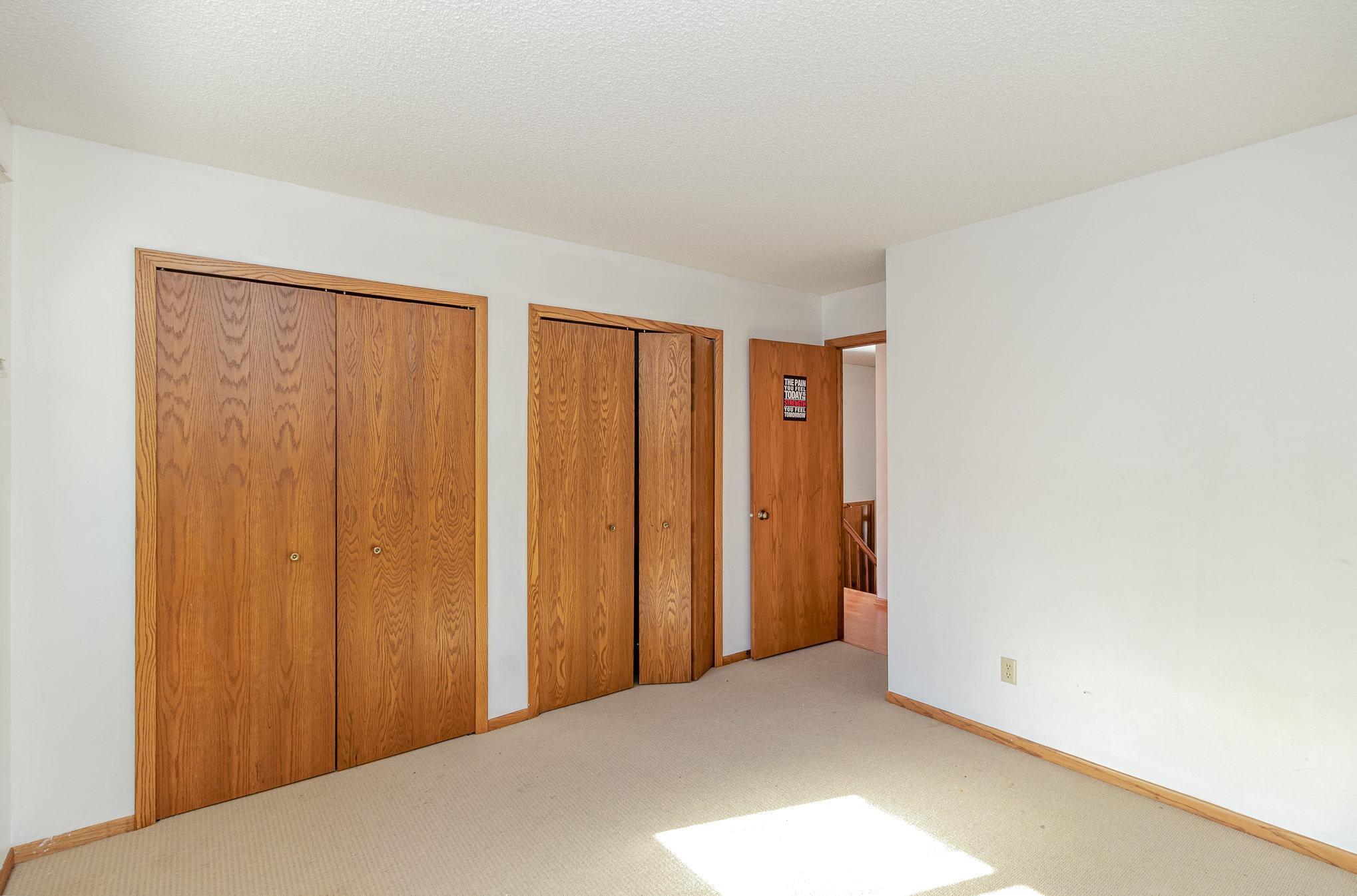 UL bedroom 1 pic 2