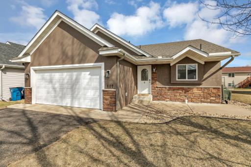 607 Hackberry Drive, Saint Joseph, MN 56374