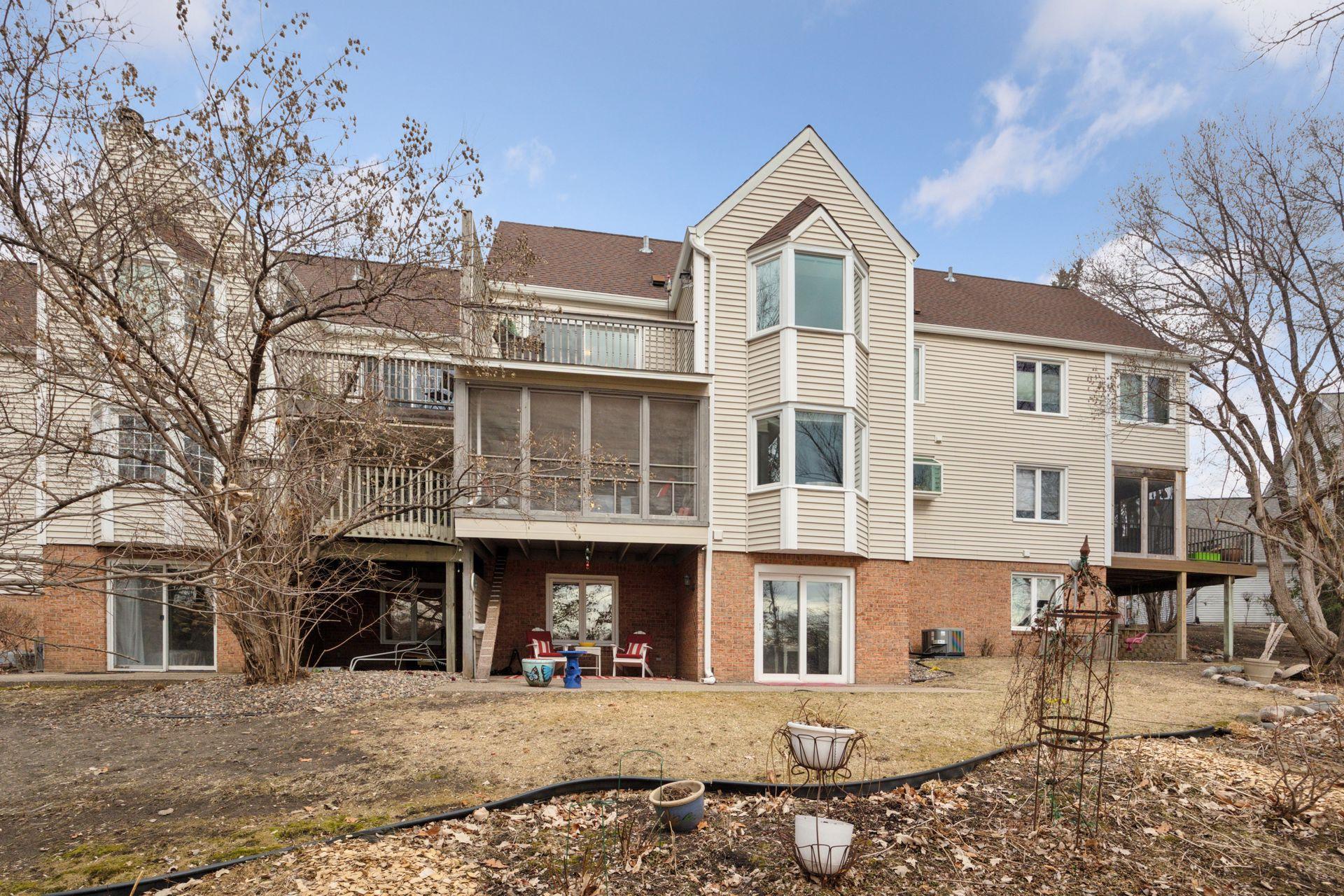 This townhome is truly a rare find! A deck, a screen porch, a patio, views and a private setting.
Ready for you to move in and make it your own.