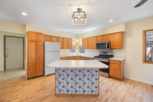 1233 85th Avenue N, Minneapolis, MN 55444