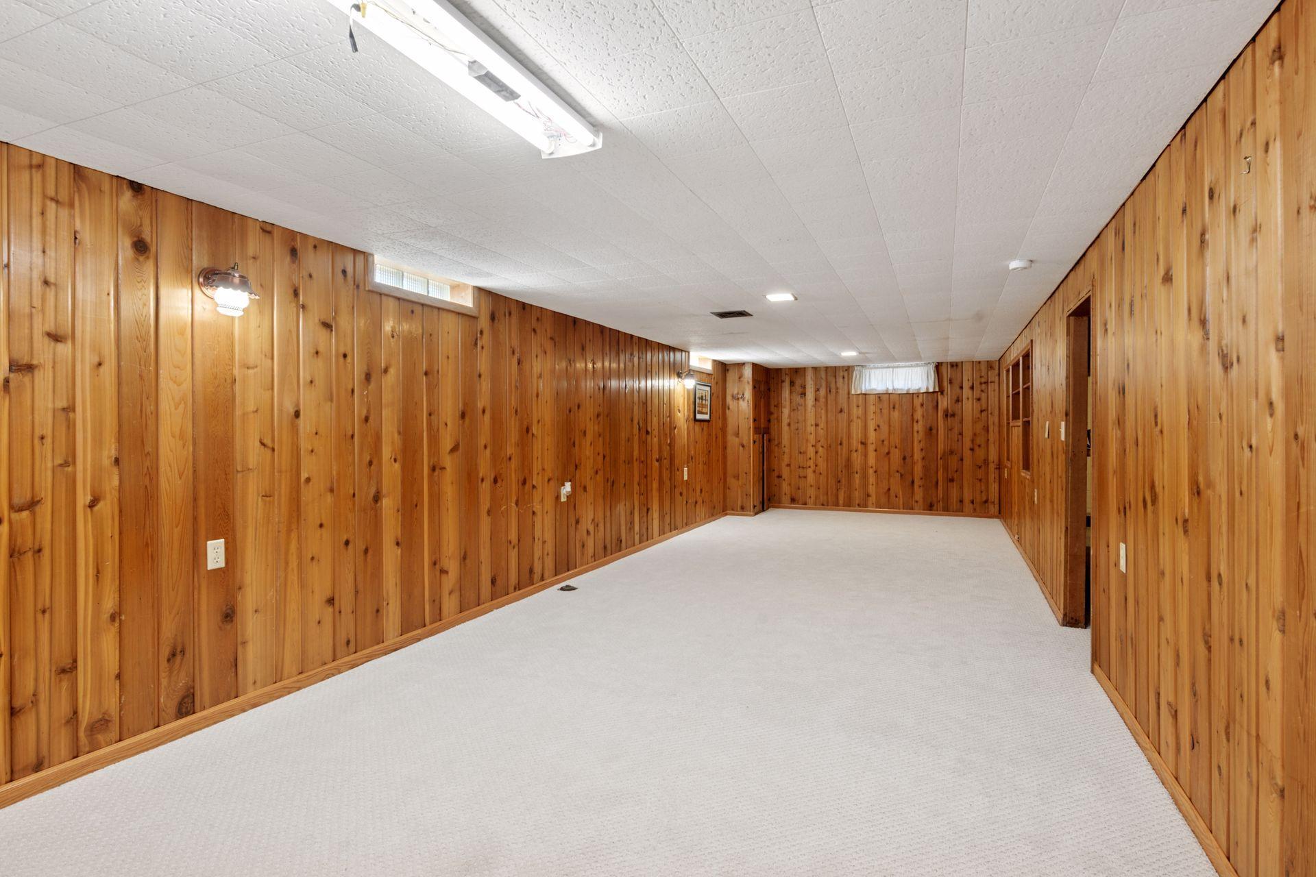 Look at that beautiful knotty pine!