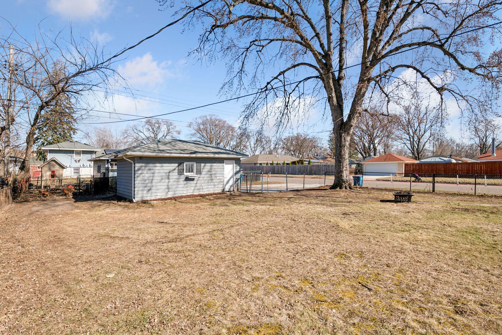 Large, fully fenced backyard