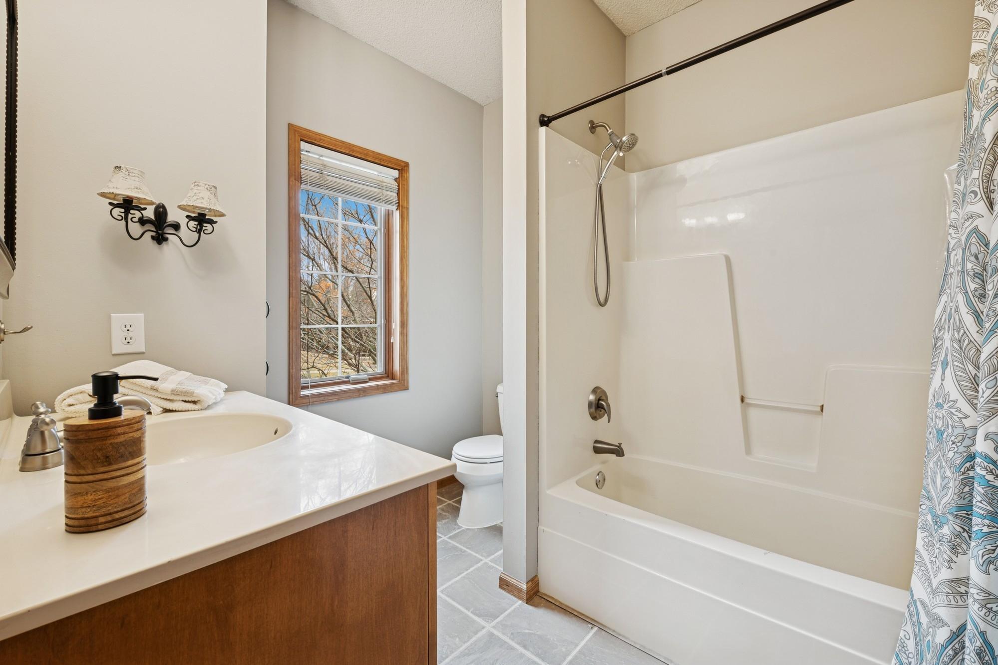Main floor full bathroom