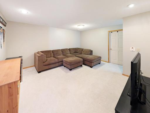 9033 Peony Lane N, Maple Grove, MN 55311