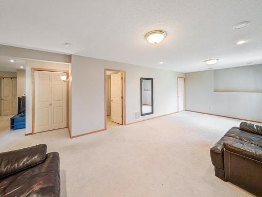 9033 Peony Lane N, Maple Grove, MN 55311